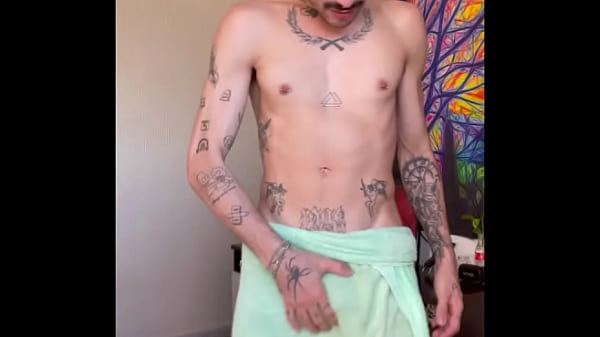 Batendo com brinquedo safados