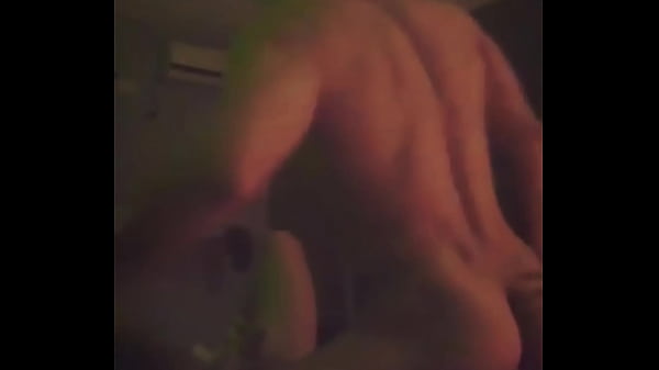 Me siento en la cara de mi novio y me mama el culo un largo beso negro