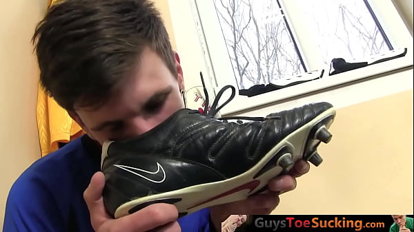 Twinkie foot fetishist jerks off after soccer practice