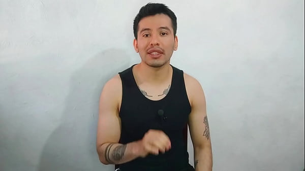 Jovencito le da sexo oral a la polla enorme gruesa del tio de su mejor amiga ! Se come su leche. Relato sexual