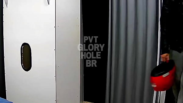 Motoboy hetero tímido do pau uncut delicioso veio gozar no GH e quase não conseguiu… Porém não desisti e consegui tirar muito leite dele!!! (COMPLETO NO RED)