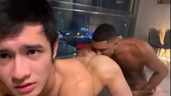 Novinhos safados fodendo