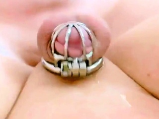 Sissygasm – cuming in chastity