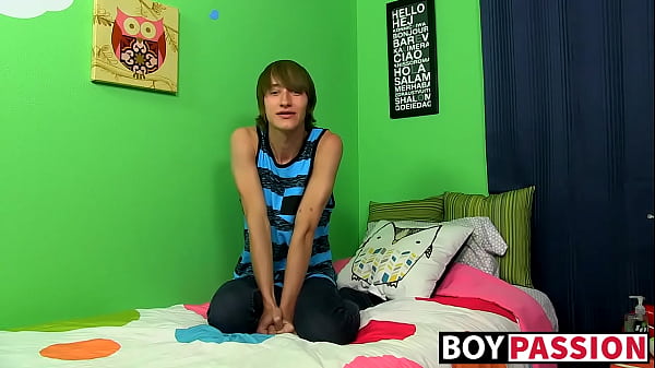 Skinny homosexual Kyle Eldritch masturbates wearing socks