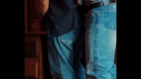 Mi cuñado me domina y hace que le haga una mamada termina follándome fuerte