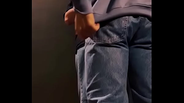 Me follo a tio jovencito twink en le baño del centro comercial