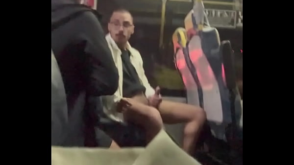 PUTARIA DENTRO DO ONIBUS, TERMINOU NA QUADRA DA RUA.